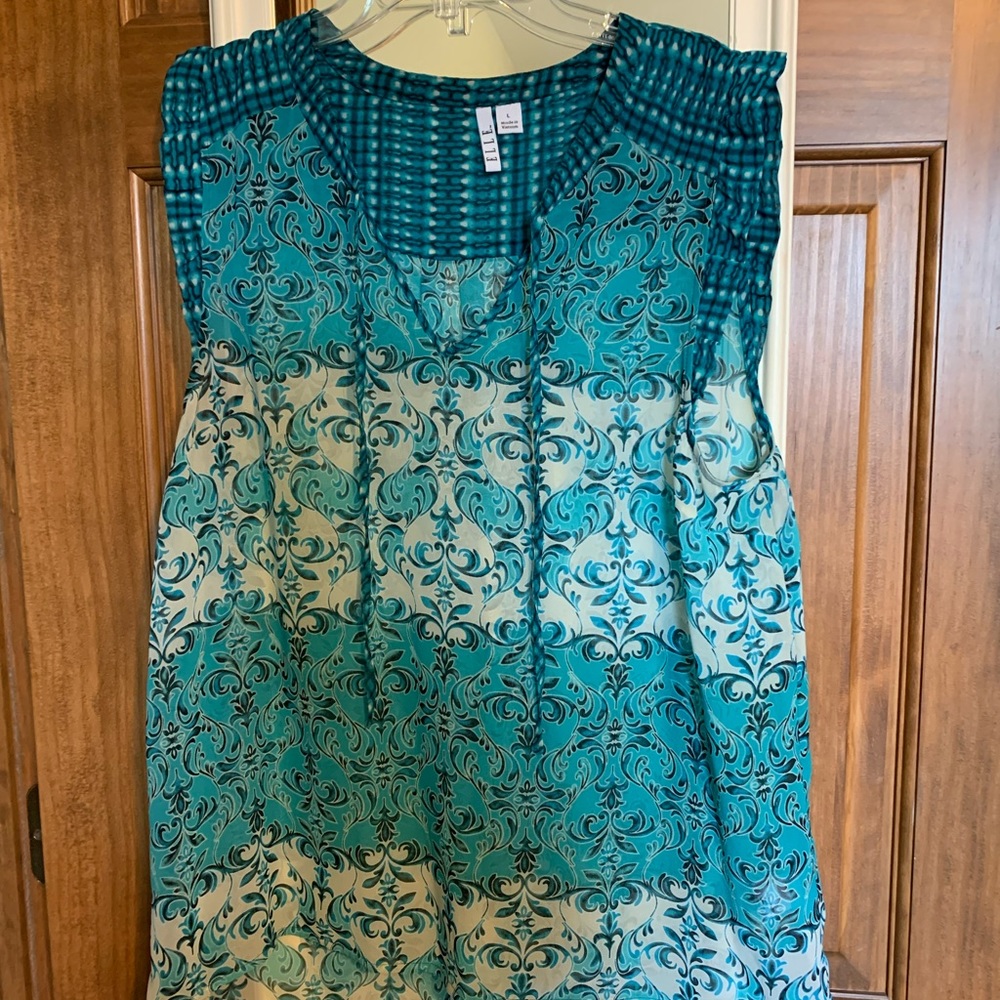 Women’s shear tank top blouse size large